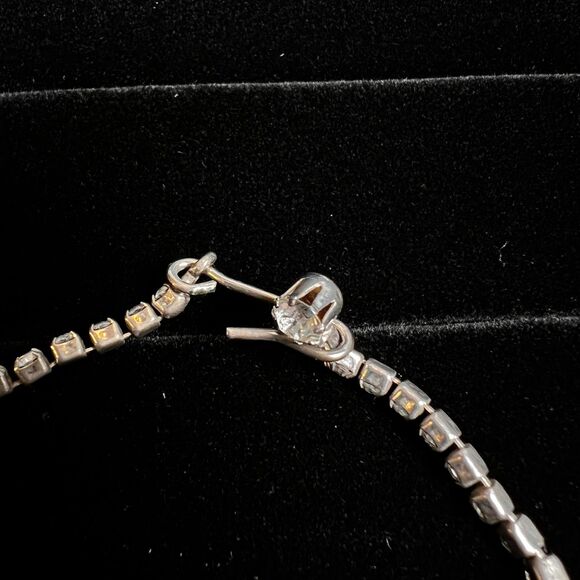 Rhinestone Costume Necklace | Leaf Style - Picture 4 of 5